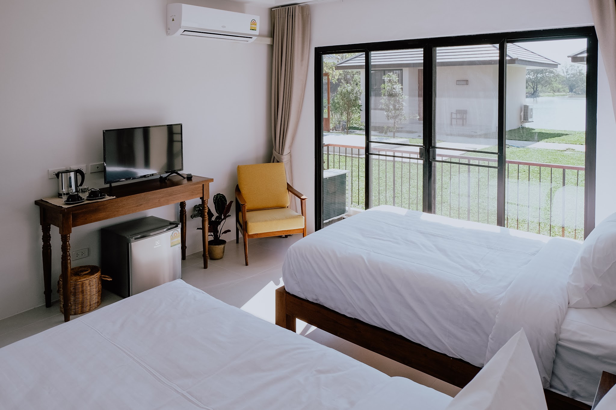 Standard Twin Room